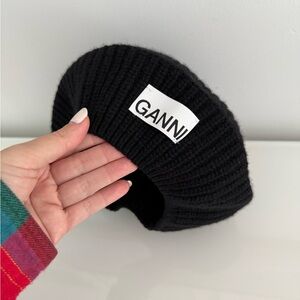 Ganni Black Ribbed Knit Beret with Logo Patch